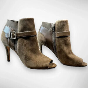 MARC FISHER Olive Green Suede Peep Toe Booties With‎ 3 IN Heel Sz 8M | EUC